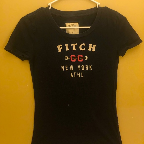 Abercrombie & Fitch Women’s navy T-Shirt. Size S - Picture 1 of 1
